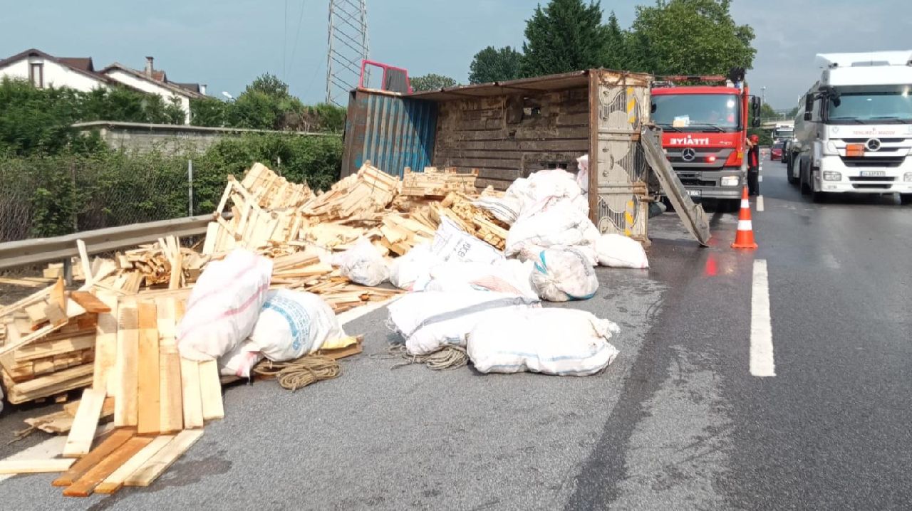 TEM'DE ORTALIK SAVAŞ ALANINA DÖNDÜ