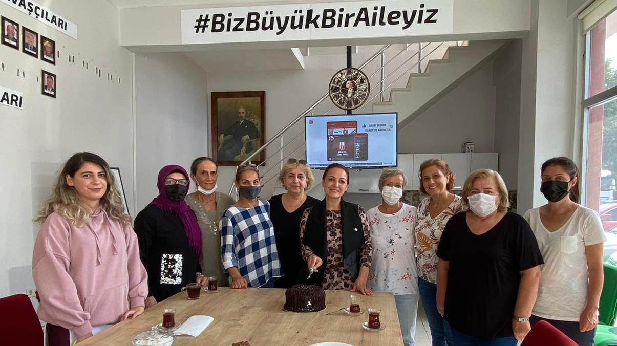 CHP KADIN KOLLARINDA BAYRAK DEĞİŞİMİ