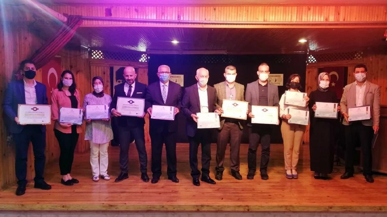 E-TWİNNİNG BELGELERİ DÜZENLENEN TÖRENLE VERİLDİ