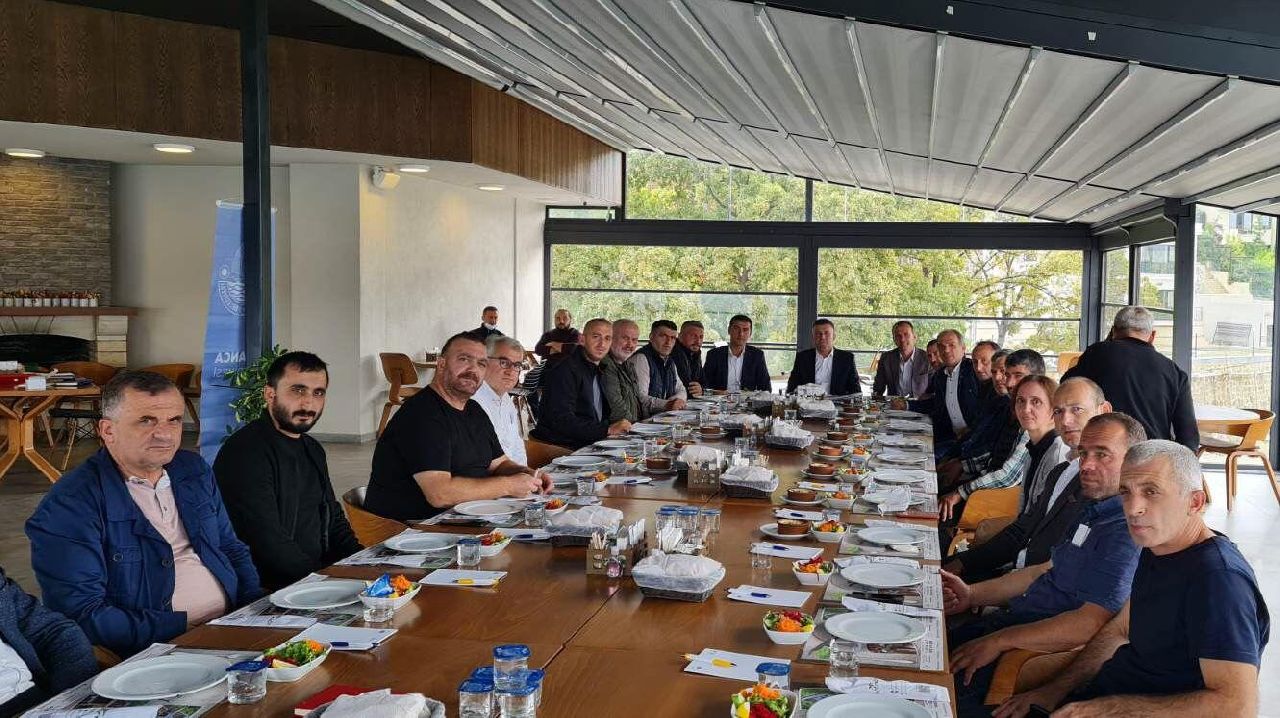 BAŞKAN ÖZEN, MUHTARLARLA BİR ARAYA GELDİ