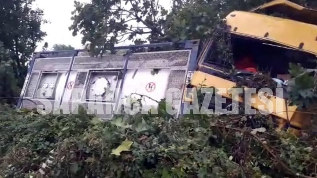 SAPANCA'DA ASİT YÜKLÜ TIR DEVRİLDİ