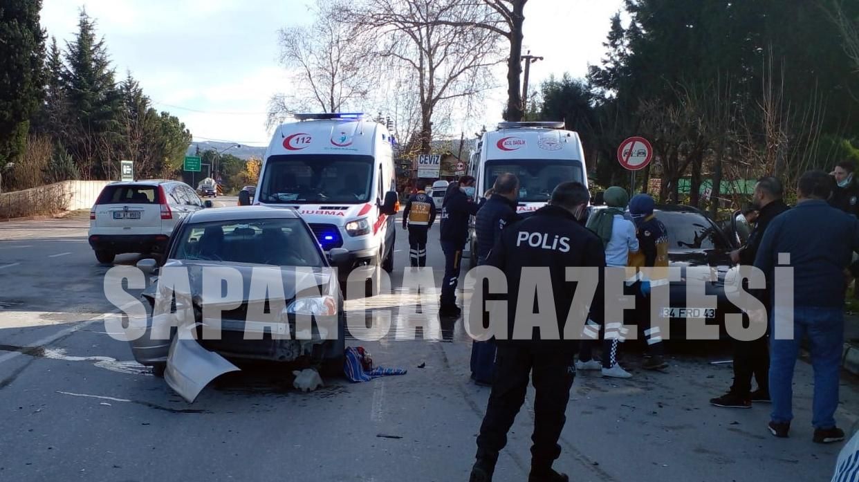 SAPANCA'DA TRAFİK KAZASI: 4 YARALI