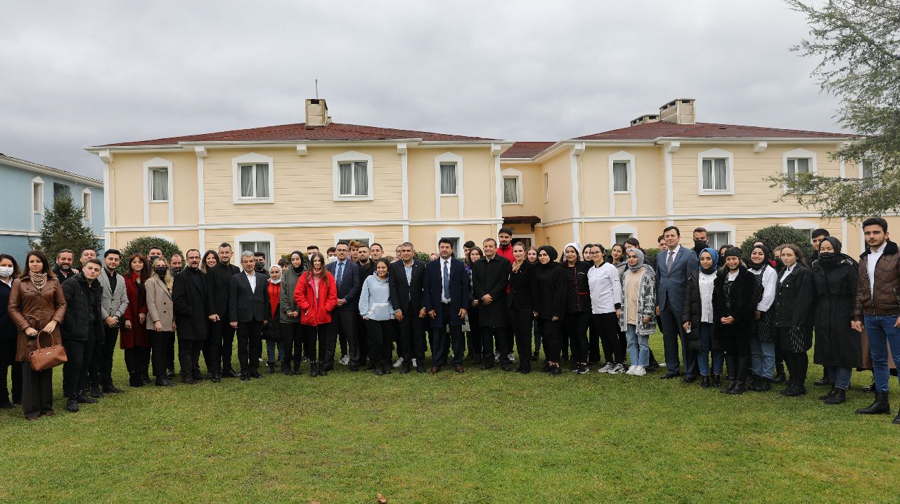 GELECEĞİN AŞÇILARI SAPANCA'DA YETİŞTİRİLECEK