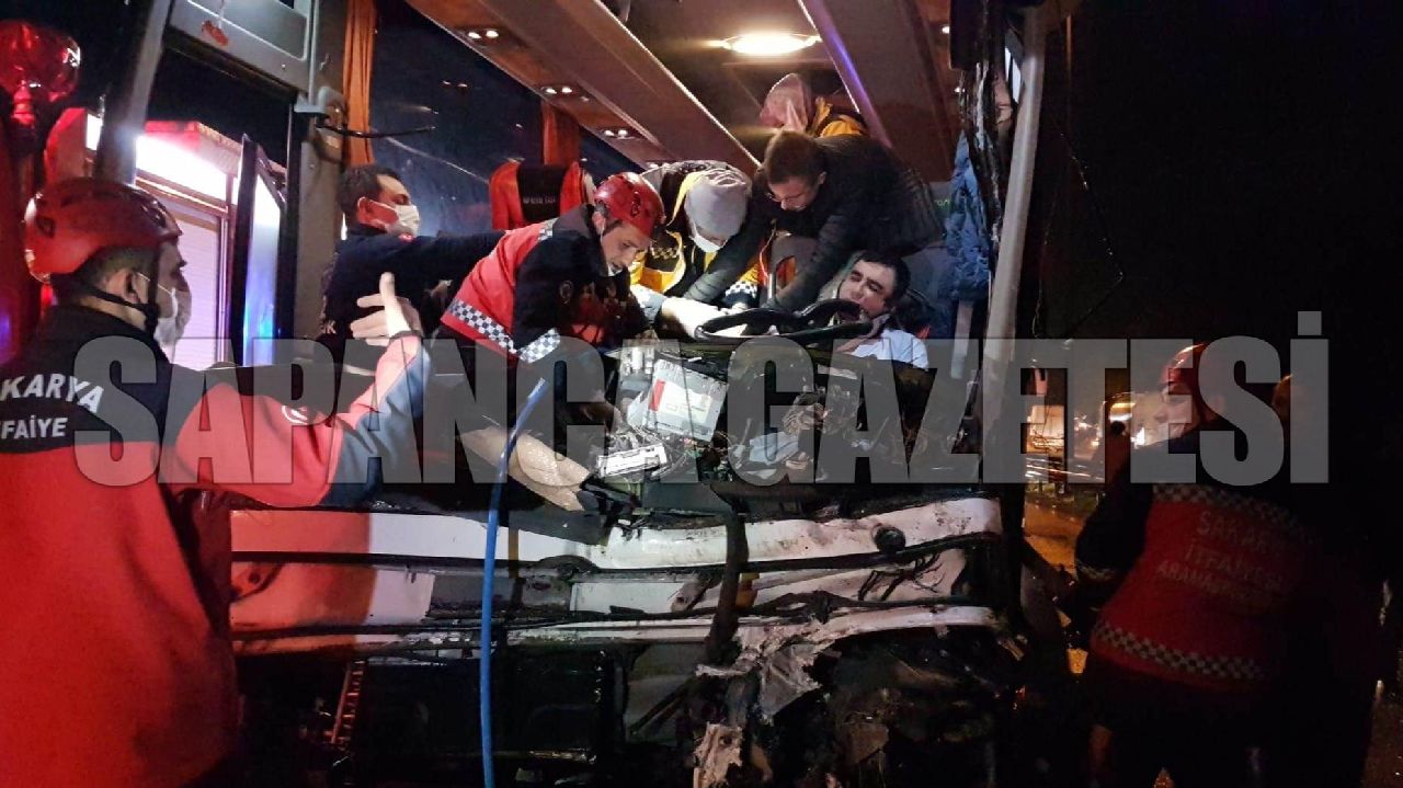 SAPANCA'DA OTOBÜS KAZASI: 20 YARALI