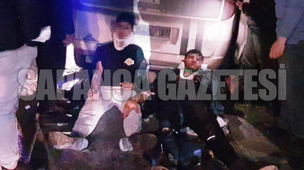 MAHMUDİYEDE KAFA KAFAYA ÇARPIŞTILAR: 7 YARALI