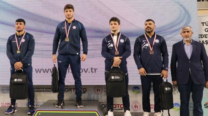 GÜREŞTE ALTIN MADALYALAR SAPANCA'NIN