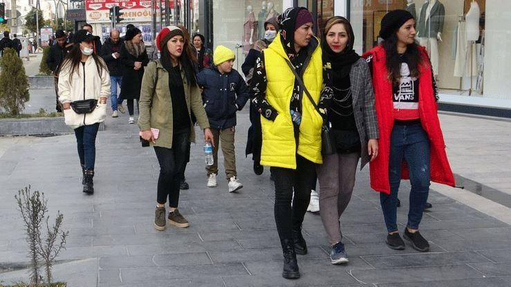 300 BİN İRANLI GELİYOR