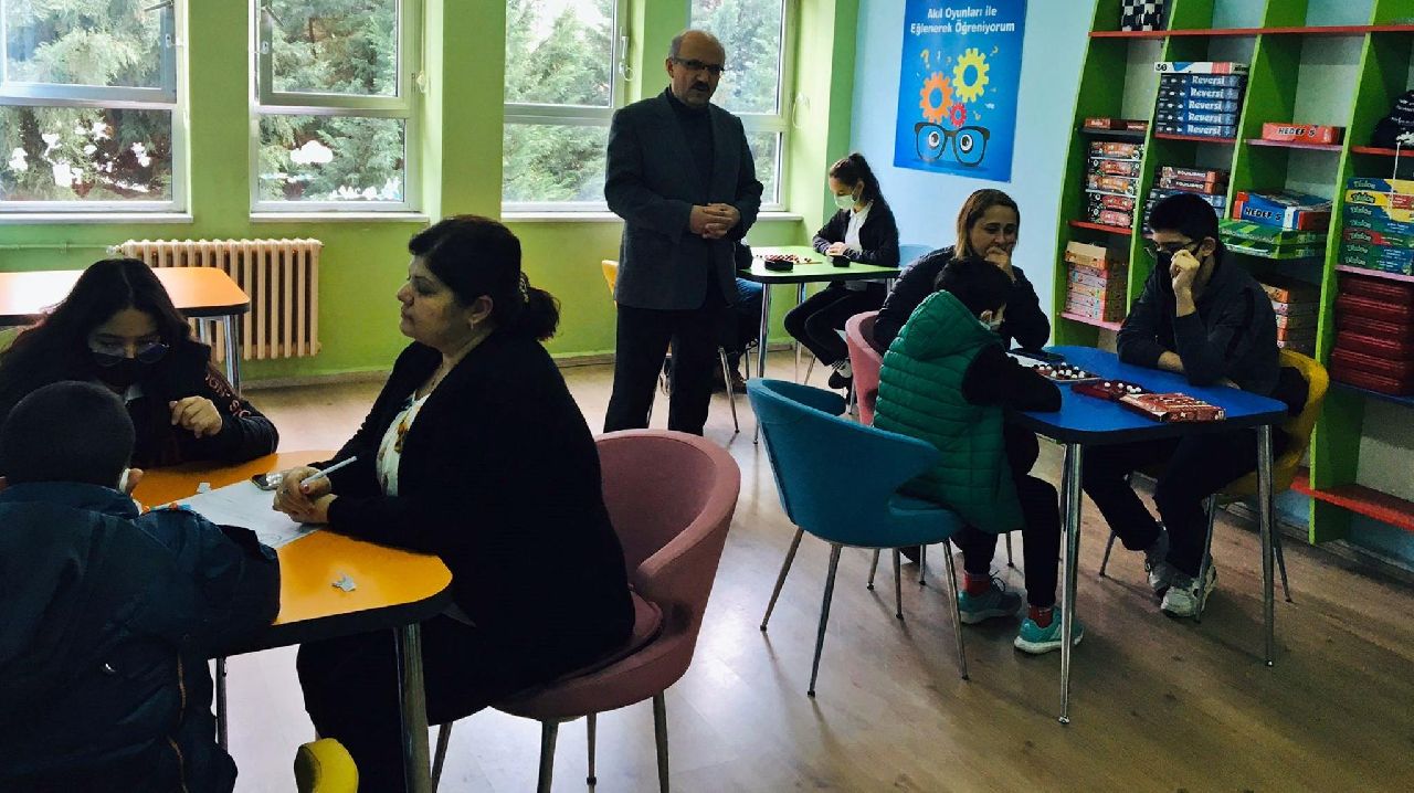 ÖĞRENCİLER AKIL VE ZEKA OYUNLARINDA YARIŞTI