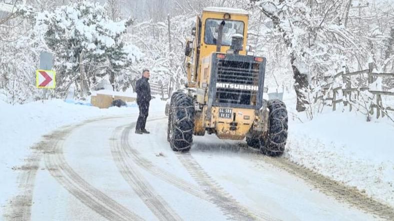 SAPANCA'DA KAR VE BUZLANMAYA KARŞI ÇALIŞMALAR SÜRÜYOR
