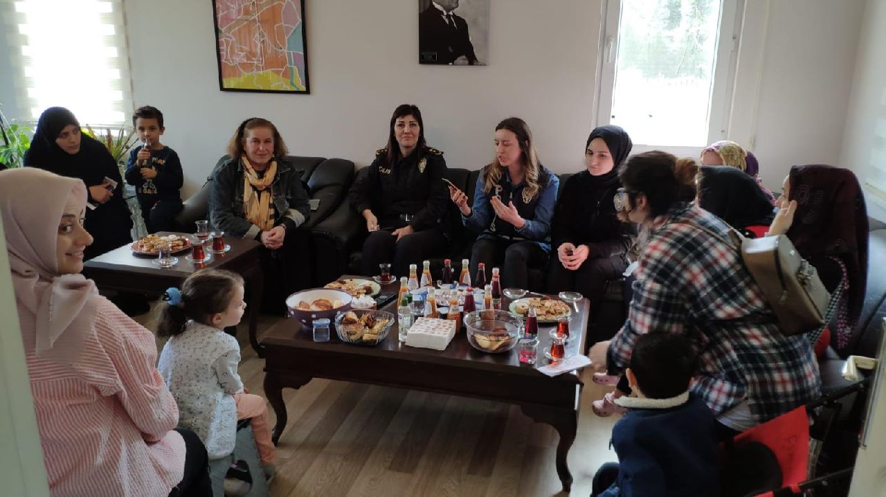 SAPANCA EMNİYET MÜDÜRÜ İLHAN KADINLARA KADES'İ ANLATTI