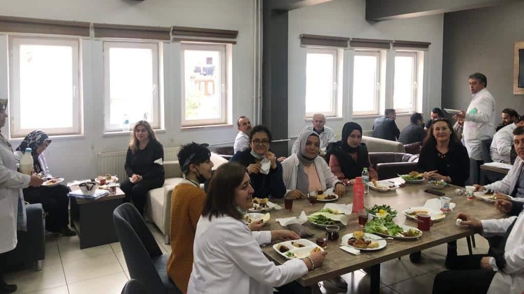 ÖĞRETMENLER RAMAZAN ÖNCESİ ÖĞLE YEMEĞİNDE BULUŞTU