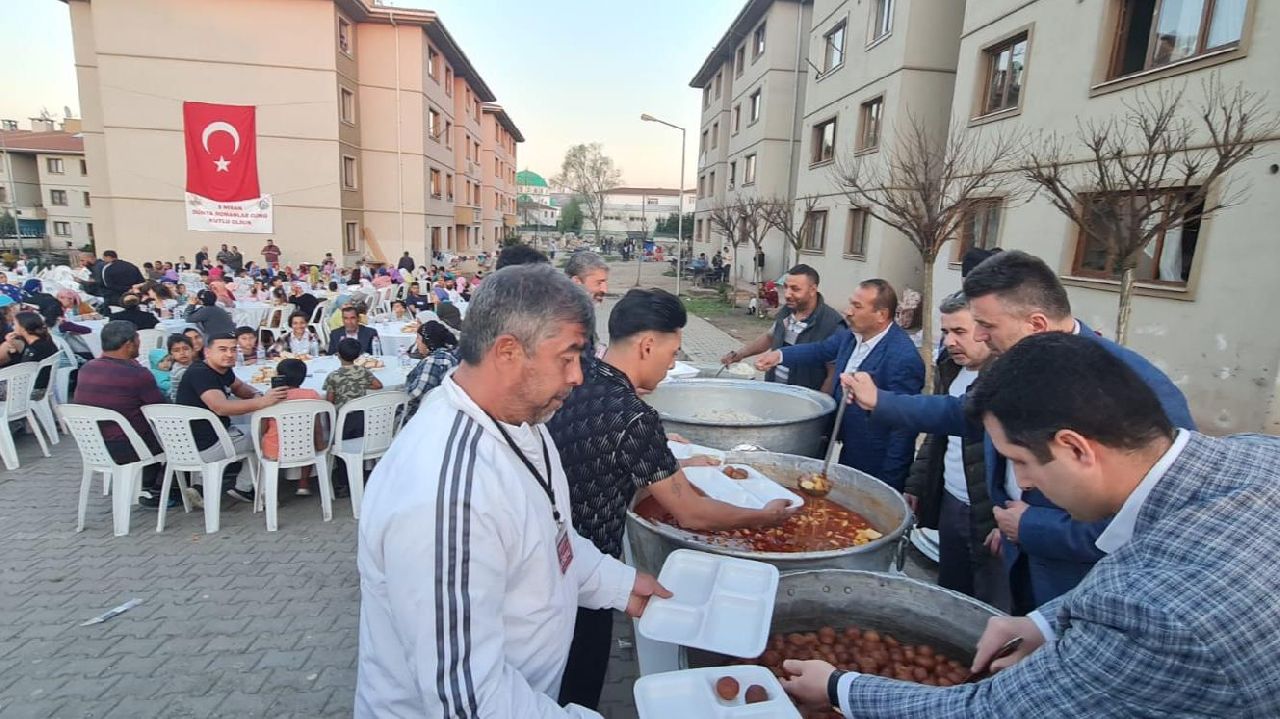 ROMANLAR GÜNÜNDE SAPANCA'DA İFTAR BULUŞMASI