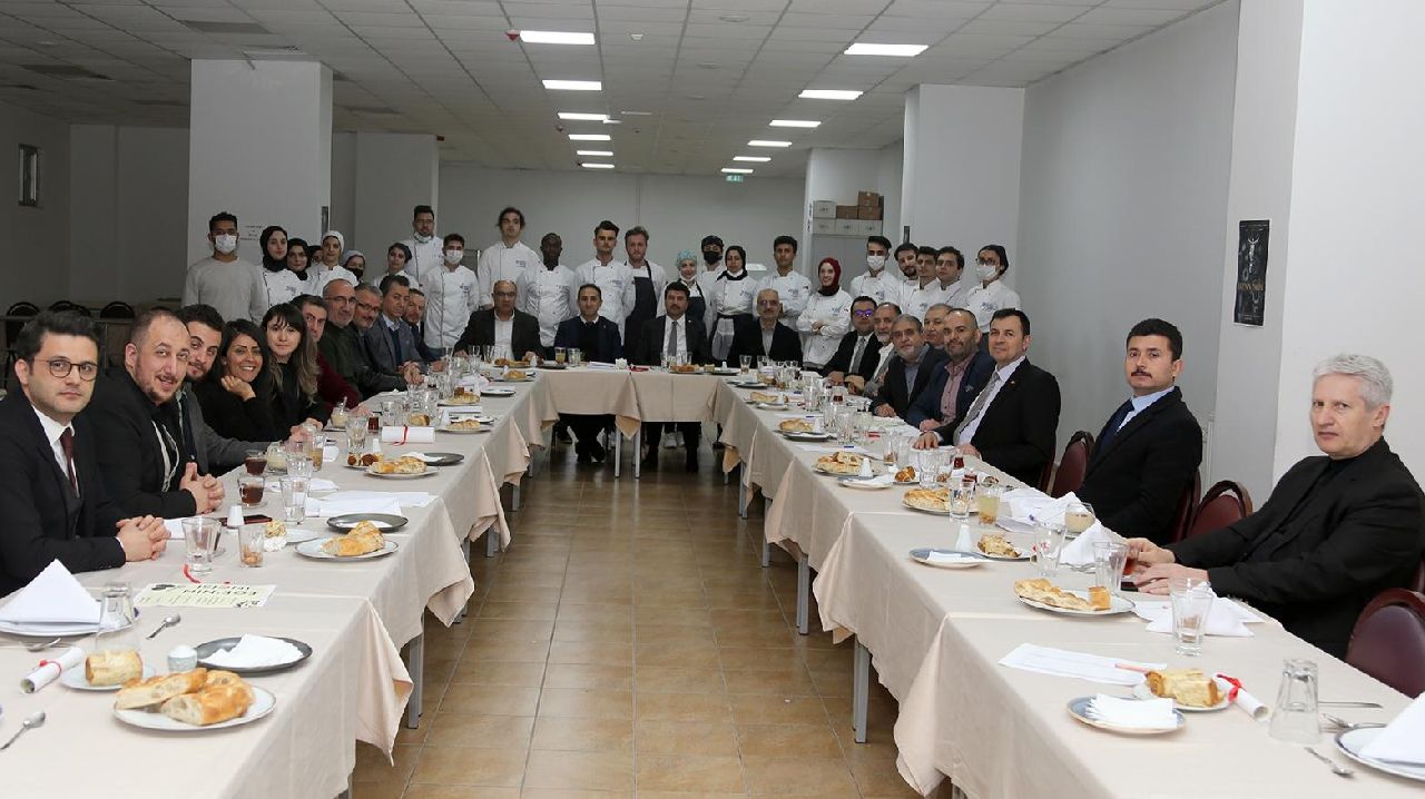 SAPANCA TURİZM FAKÜLTESİ'NDE ETKİNLİK DOLU İFTAR AKŞAMI