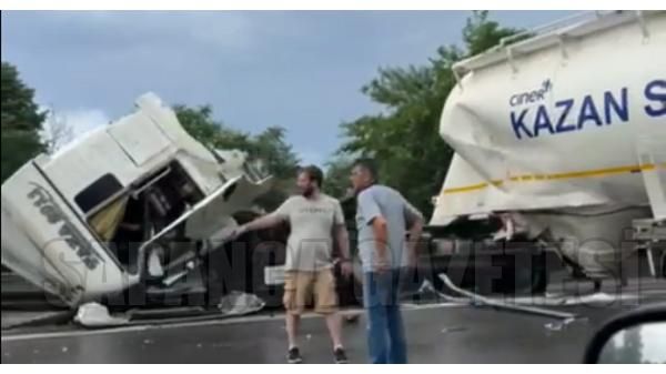 TIR SAPANCA'DA KAZA YAPTI OTOBAN FELÇ OLDU