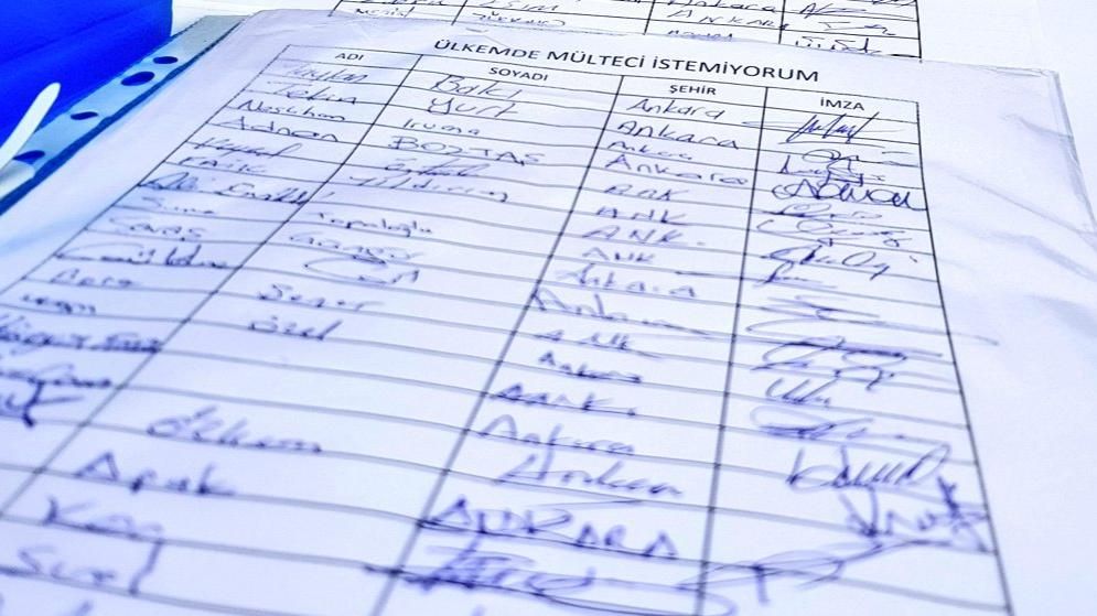 ZAFER PARTİSİ'NDEN SAPANCA'DA İMZA KAMPANYASI