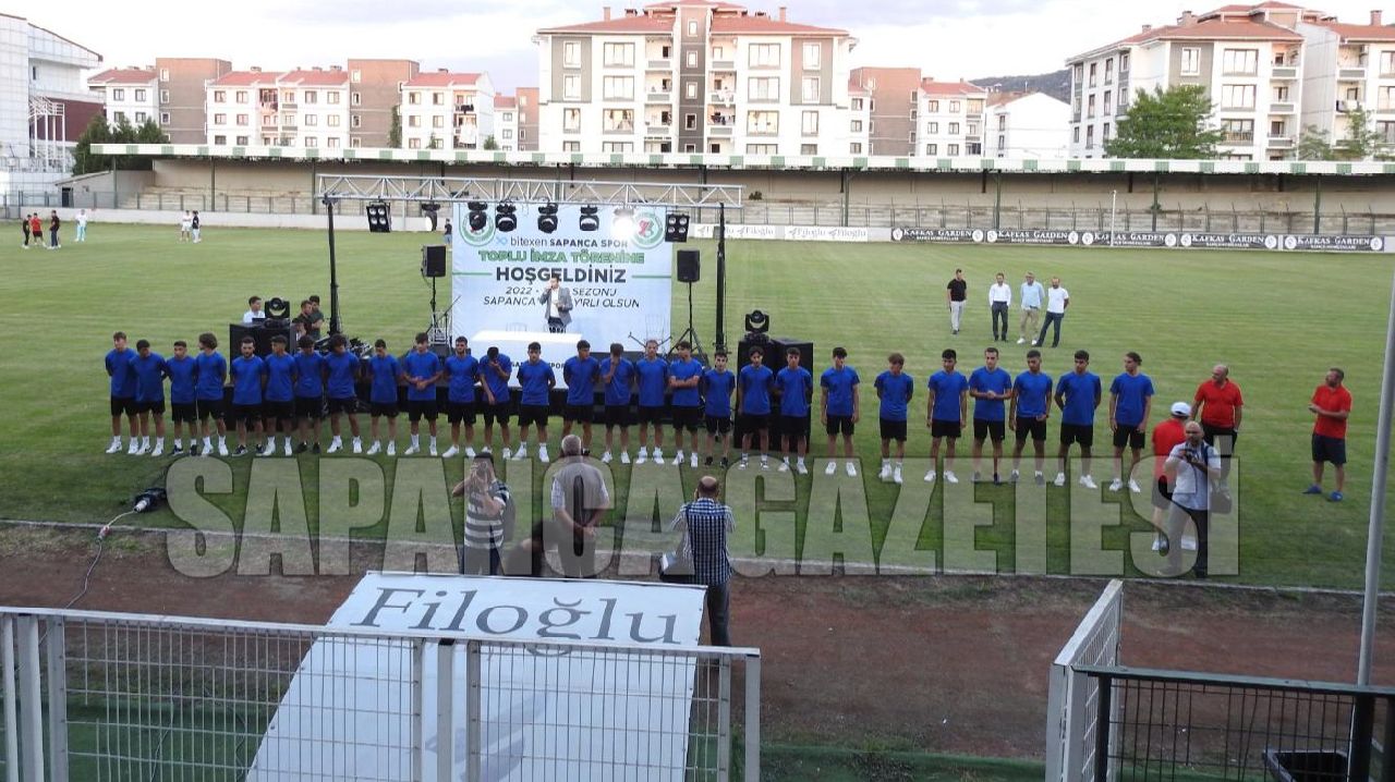 SAPANCA GENÇLİKSPOR'DA TOPLU İMZA TÖRENİ