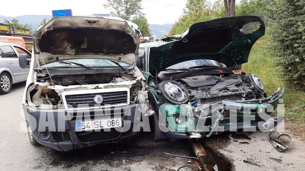 SAPANCA'DA TRAFİK KAZASI: 1 YARALI