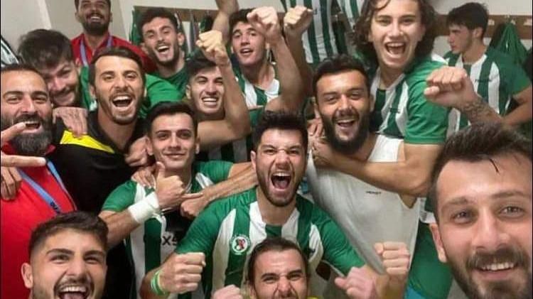 SAPANCA GENÇLİKSPOR'DA KUPA KEYFİ 3-2