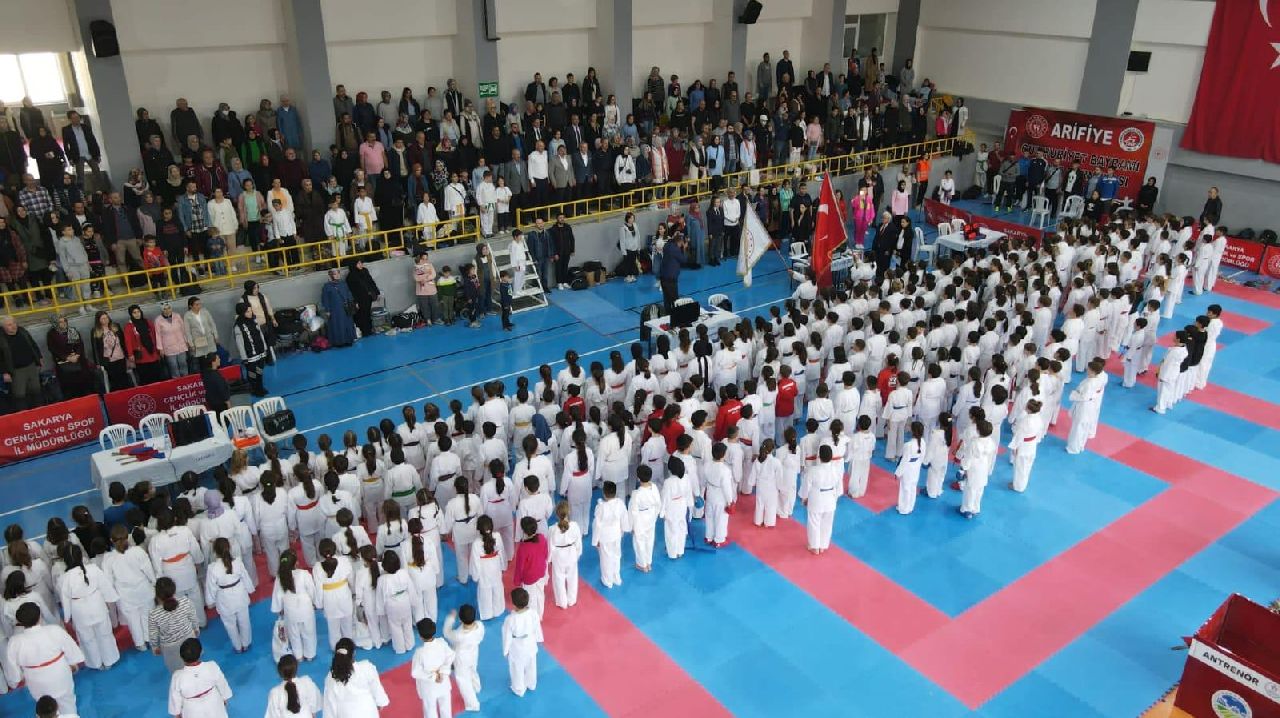 KARATE TURNUVASINDAN MADALYA İLE DÖNDÜLER