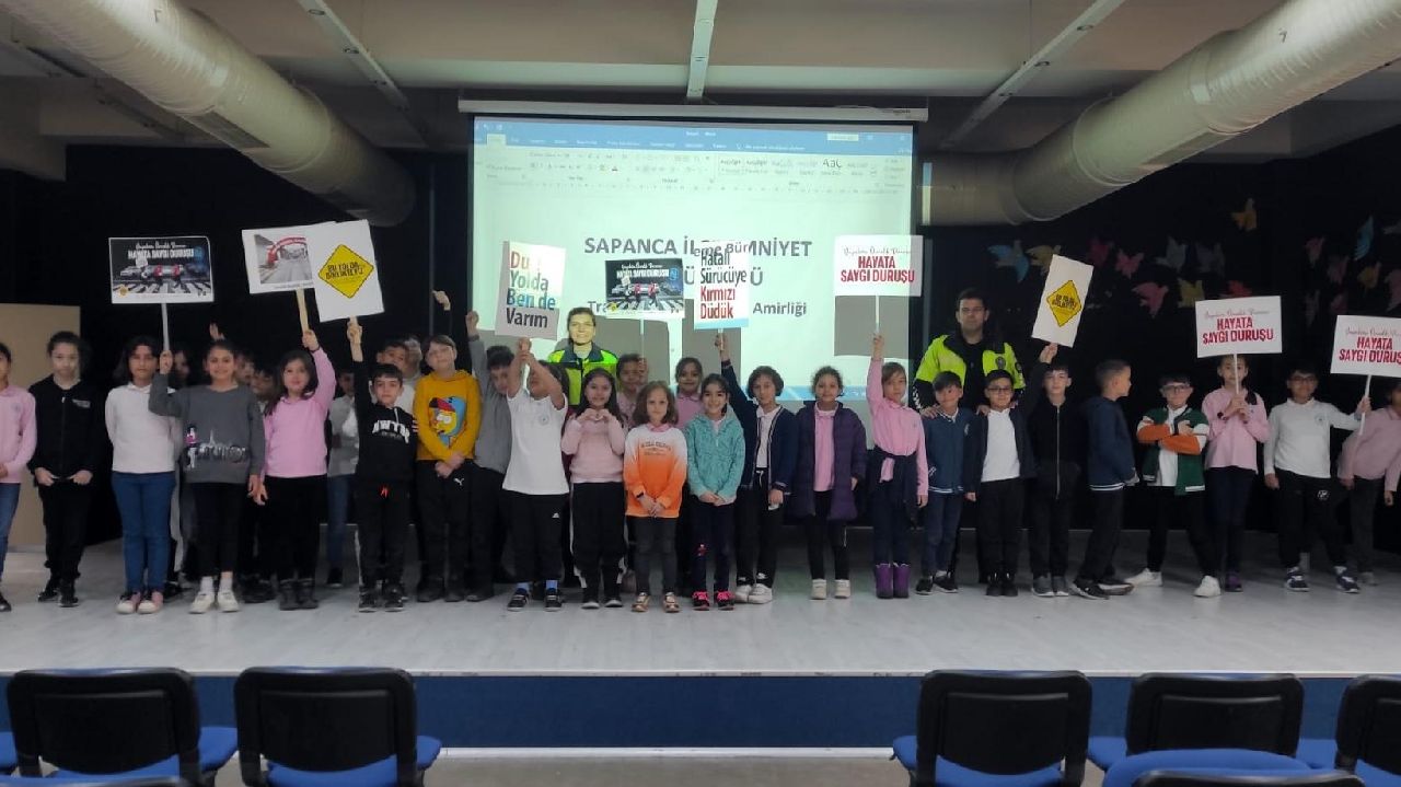 SAPANCA'DA ÖĞRENCİLERE YÖNELİK TRAFİK EĞİTİMLERİ DEVAM EDİYOR