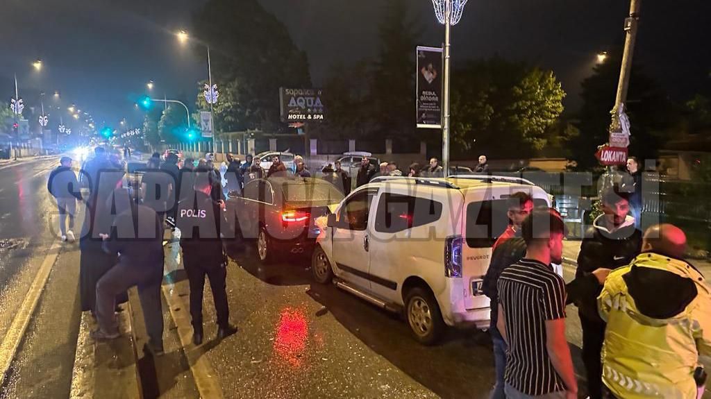 SAPANCA'DA FECİ KAZA: 4 YARALI