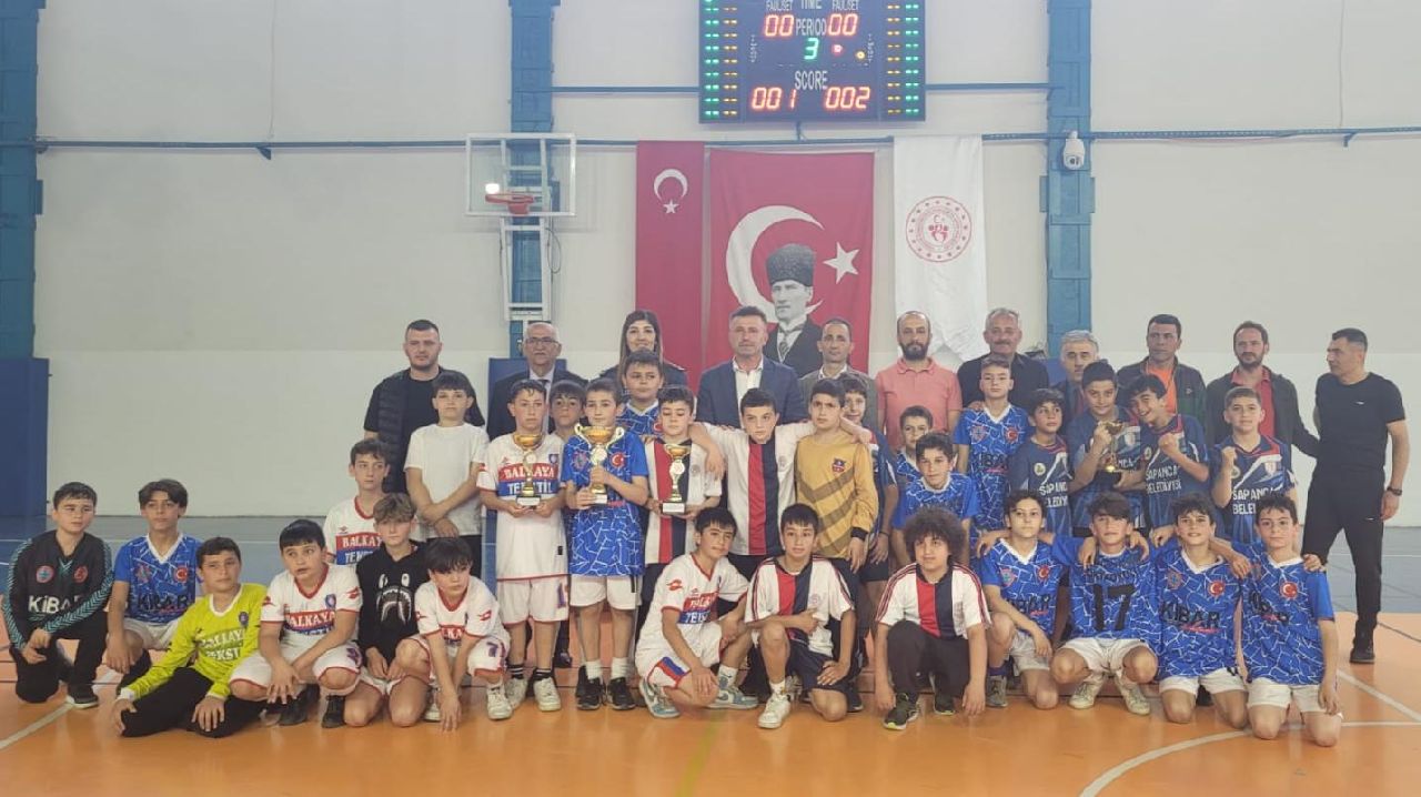 2. KÜME FUTSAL KÜÇÜK ERKEKLER MÜSABAKALARI TAMAMLANDI