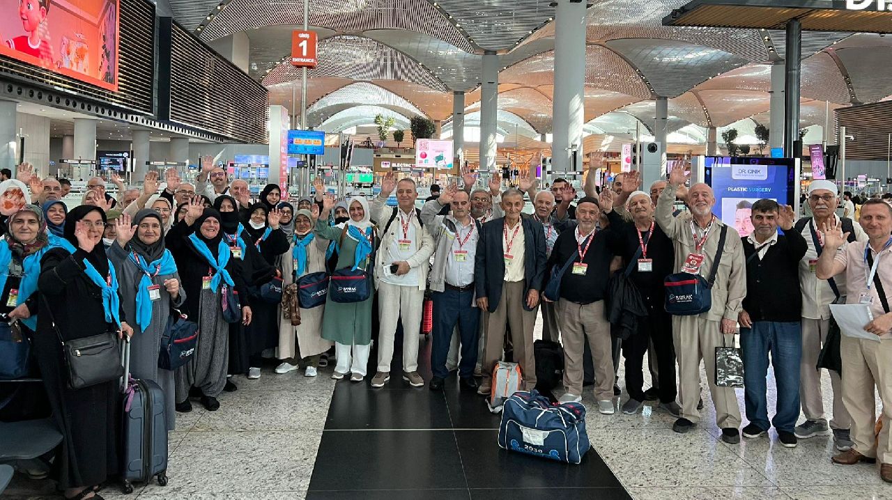 İLK HAC KAFİLESİ SAPANCA'DAN DUALARLA UĞURLANDI