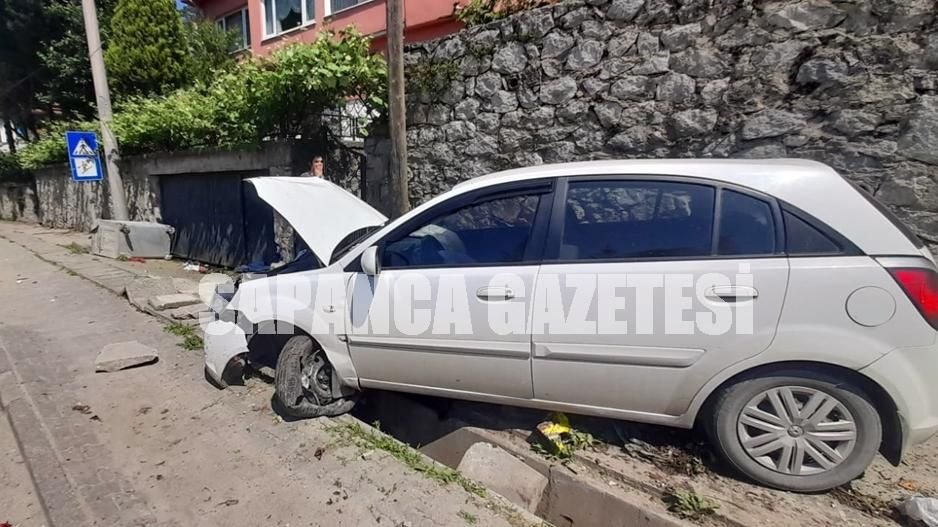 SAPANCA'DA TRAFİK KAZASI: 1 YARALI