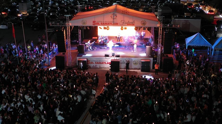 5. EL SANATLARI FESTİVALİ EMRE ALTUĞ KONSERİ İLE BAŞLADI