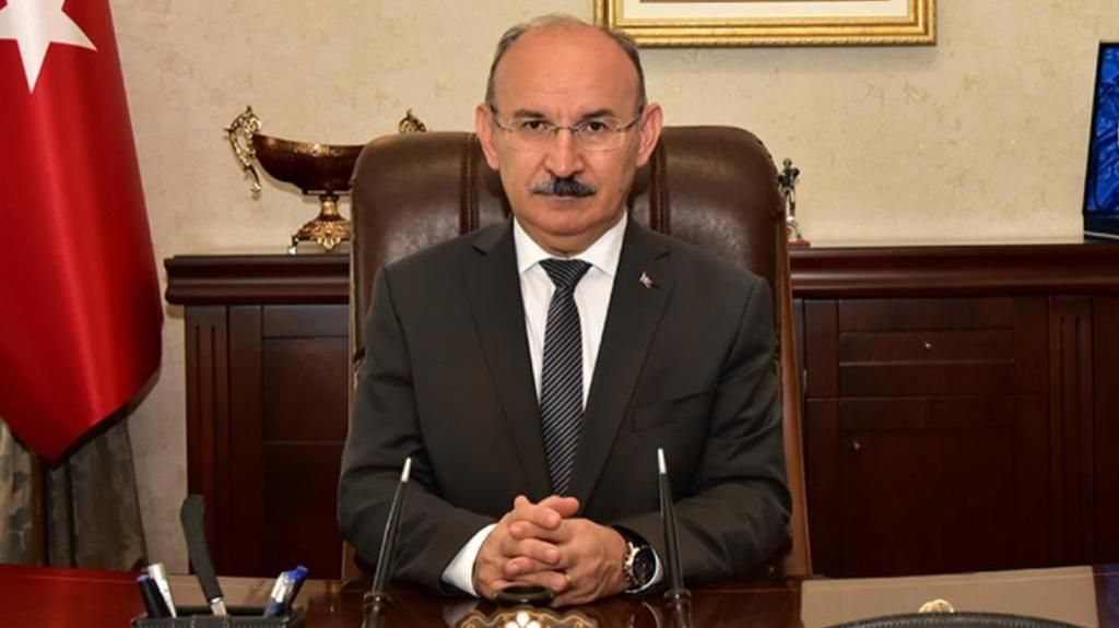 SAKARYA VALİSİ DEĞİŞTİ YENİ VALİ YAŞAR KARADENİZ OLDU