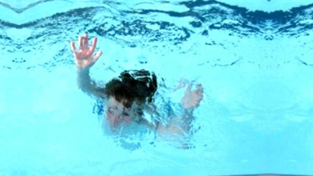 SAPANCA TATİLİNDE 1 YAŞINDAKİ BEBEK HAVUZA DÜŞTÜ