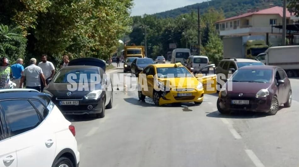 SAPANCA'DA MEYDANA GELEN TRAFİK KAZASINDA 1 KİŞİ YARALANDI