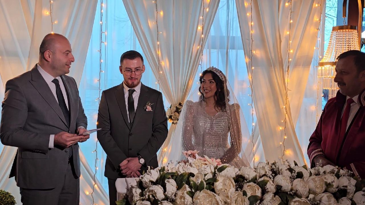 SAPANCALI İŞ İNSANI RESUL BELAT OĞLUNU EVLENDİRDİ