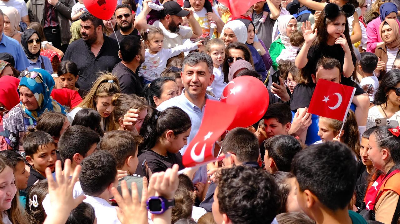 SAPANCA BELEDİYESİ'NDEN ÇOCUKLARA ÖZEL KUTLAMA