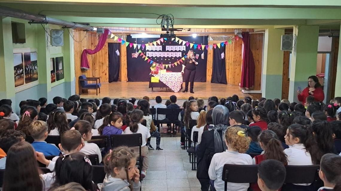 SAPANCA İLKOKULUNDA OKUR YAZAR BULUŞMASI