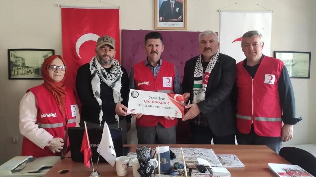 BEŞ HİLAL DERNEĞİ'NDEN KIZILAY SAPANCA'YA GAZZE BAĞIŞI