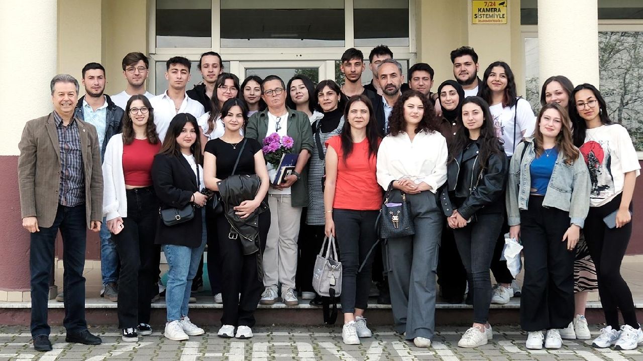 GAZETECİ YAZAR SEVİNÇ YAVUZ SAPANCA MYO'A KONUK OLDU