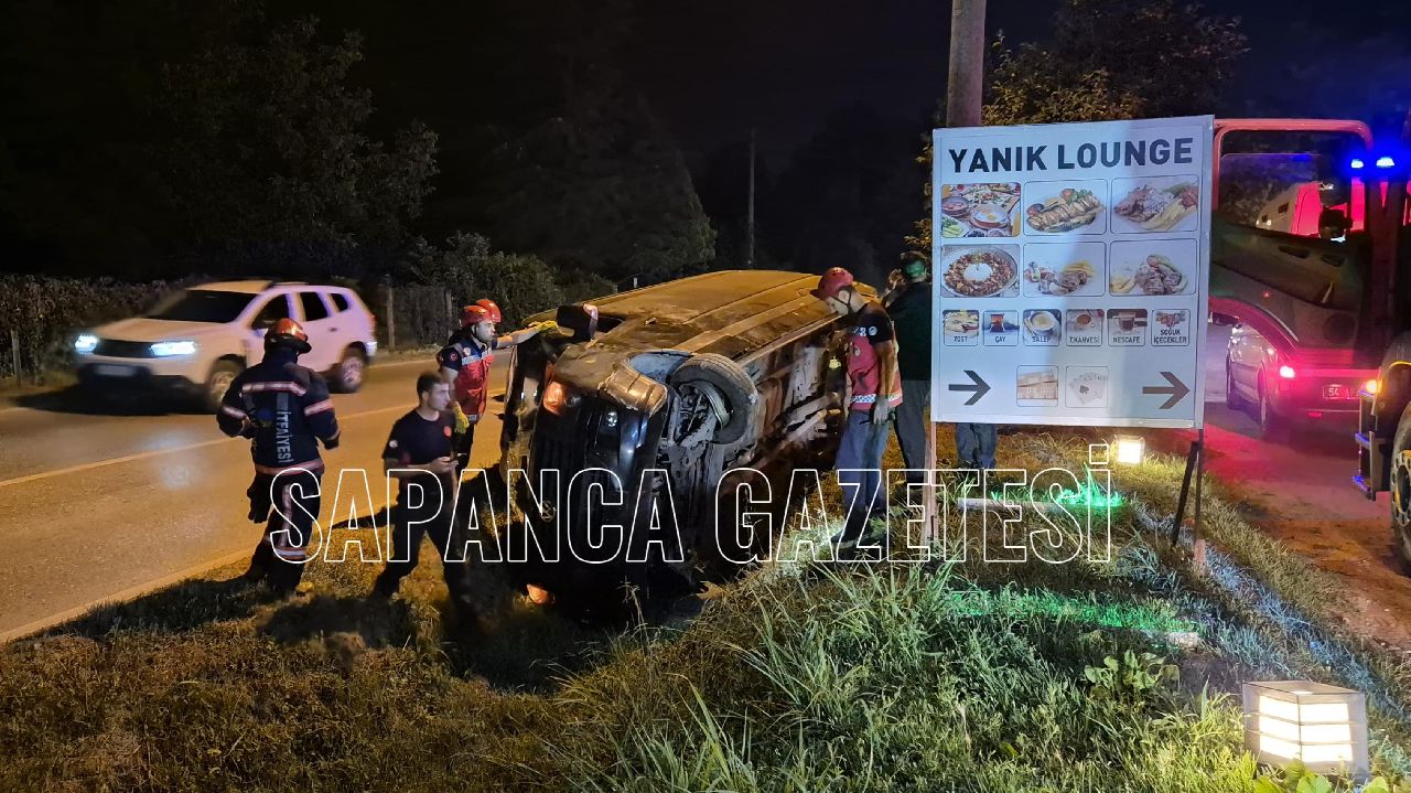 VİP MİNİBÜS SU KANALINA DEVRİLDİ