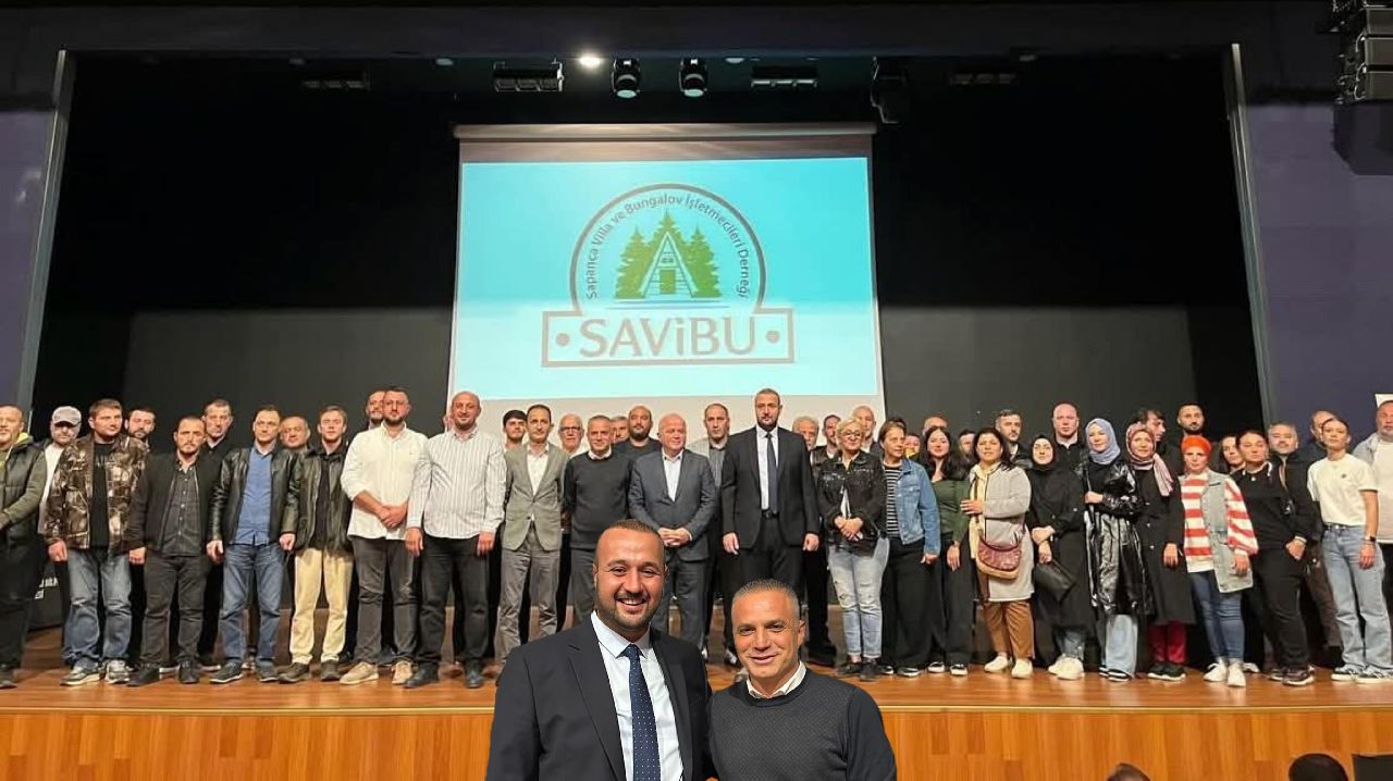 SAVİBU'DA BAYRAK DEĞİŞİMİ