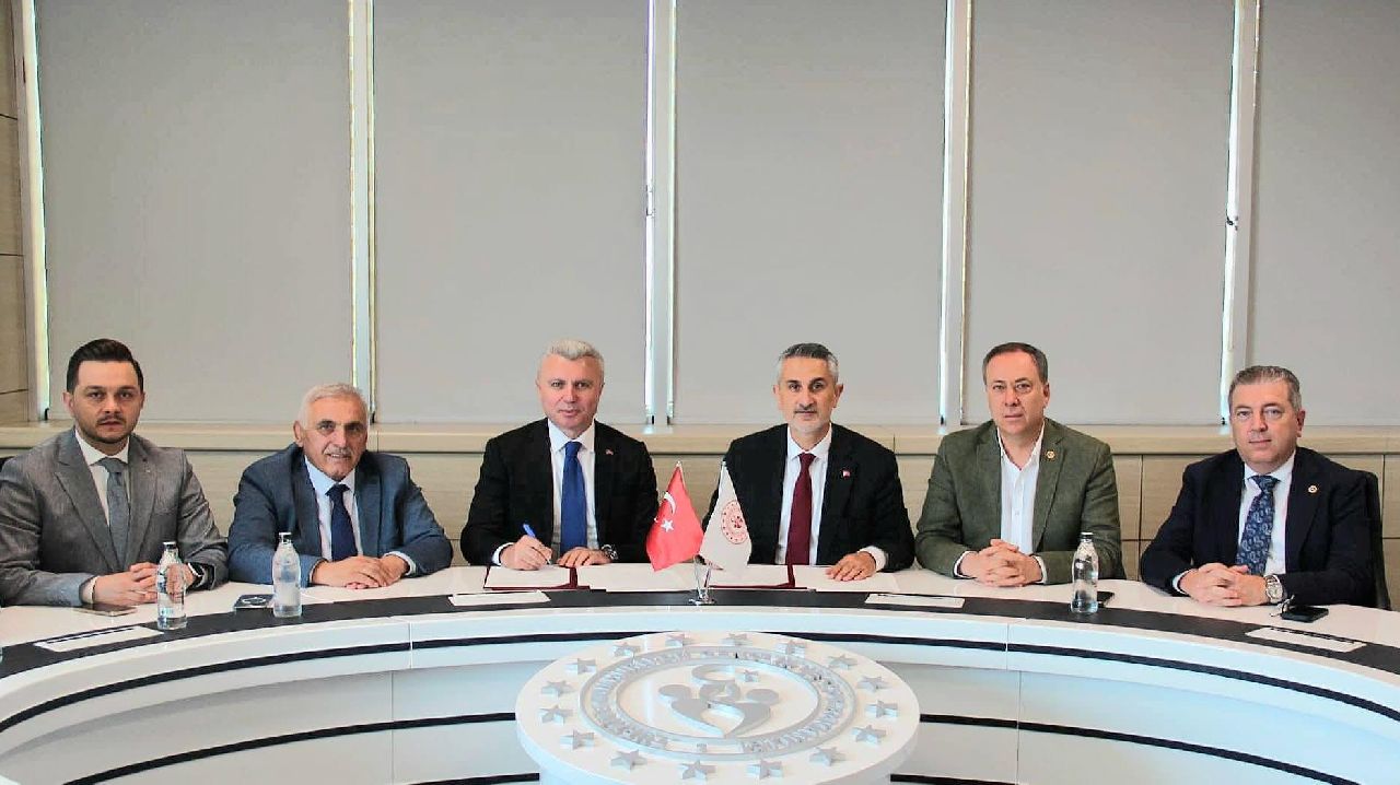 SAPANCA'DA SPOR YATIRIMLARI HIZ KESMEDEN SÜRÜYOR