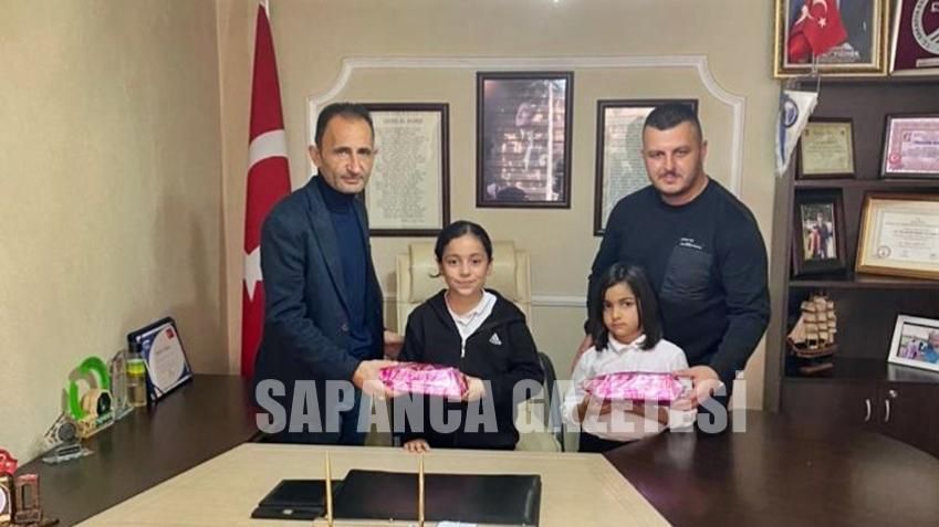 O HALK OTOBÜSÜ ŞOFÖRÜ BABANIN KIZLARINA ÖDÜL