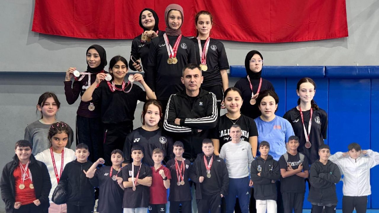 SAPANCALI ÖĞRENCİLERDEN OKUL SPORLARI BİLEK GÜREŞİNDE BÜYÜK BAŞARI